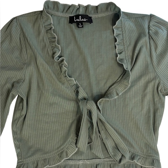 Lulus Long-Sleeve V-Neck Crop Top 🌿 - Picture 4 of 4